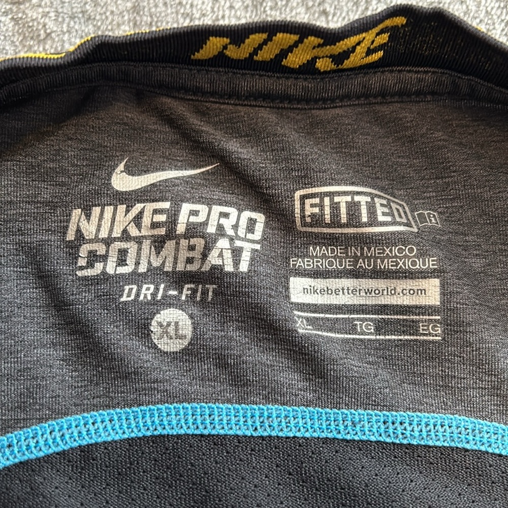 Nike Compression Shirt - Picture 4 of 5